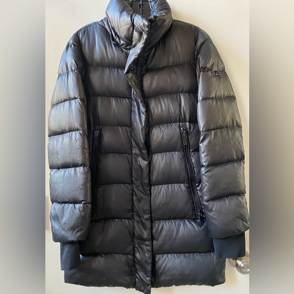 DVF- Matte black Puffer Coat, size Small
